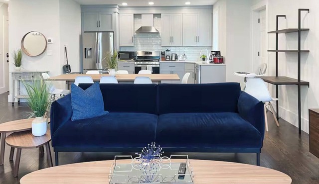 6-bed, Close to City, Roof deck! Private Bathroom per Bedroom!