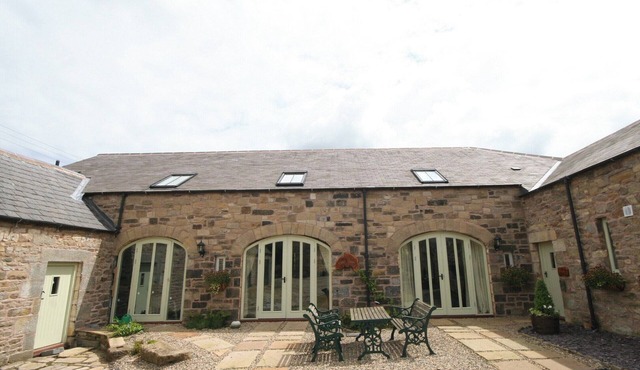 6 bedroom accommodation in Lambley near Haltwhistle