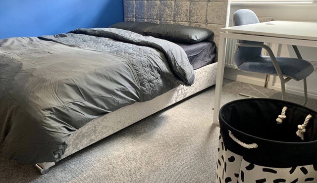 6-Bed House-Reading-Sleeps12-TownCentre