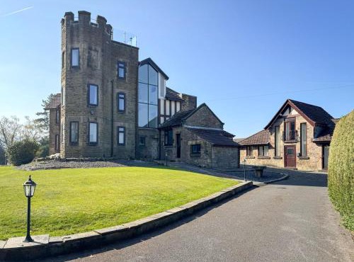 6 Bed in Chapel-en-le-Frith oc-c34371