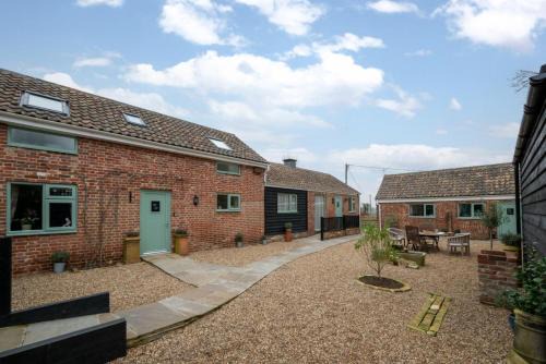 6 Bed in Great Waldingfield oc-ac4