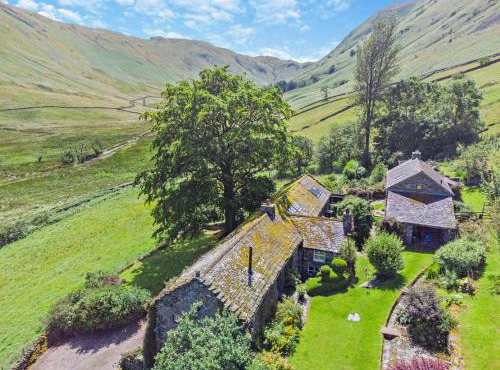 6 Bed in Penrith oc-95344