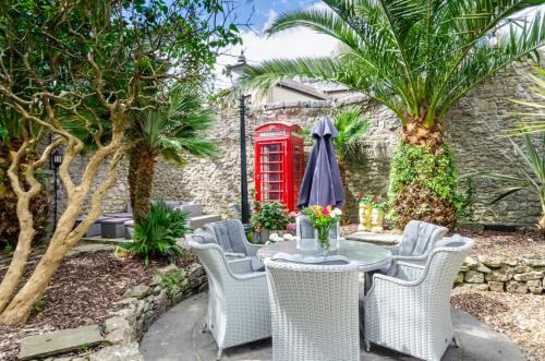 6 Bed in Tenby oc-pw9249