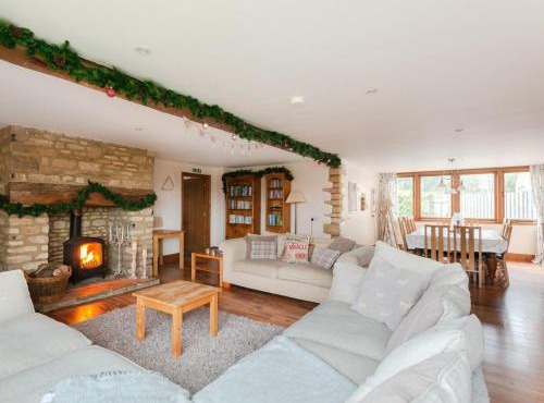 6 Bed in Woodstock CC028