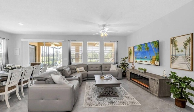 6 Bed Luxury Home in Solterra Resort