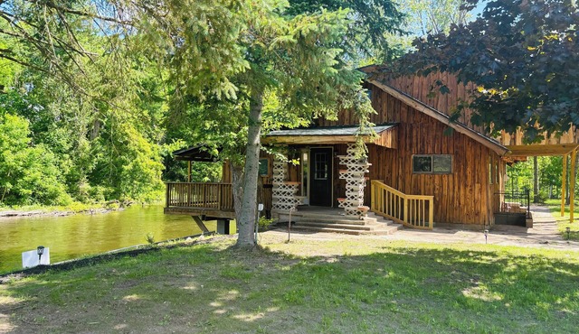 6 Bed River Home, Right On St. Joseph River.