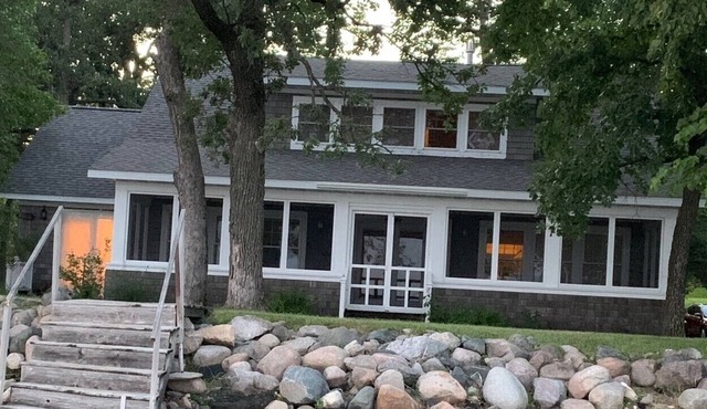 6 Bedroom 2 Story Cottage on Big Pelican Lake.