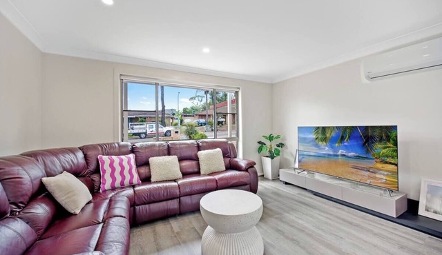 6 Bedroom 3 Bath 2 Levels House