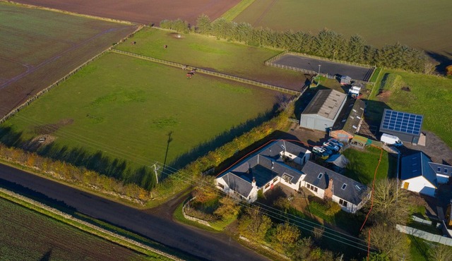 6 Bedroom, 3 Reception Cosy Country House in Angus