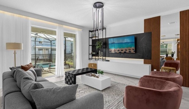 6 Bedroom/5 Bathroom Storey Lake (4366 RS)