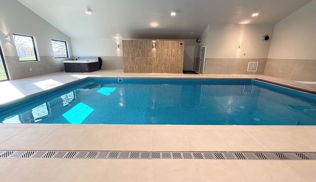 6 Bedroom, 6.5 bathroom with Indoor Pool, Hot Tub & Sauna