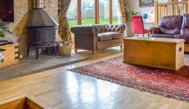 6 bedroom accommodation in Westbury-on-Severn