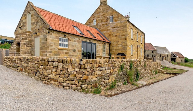 6 bedroom accommodation in Egton Grange