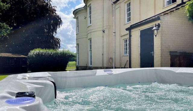 6 bedroom accommodation in Market Rasen