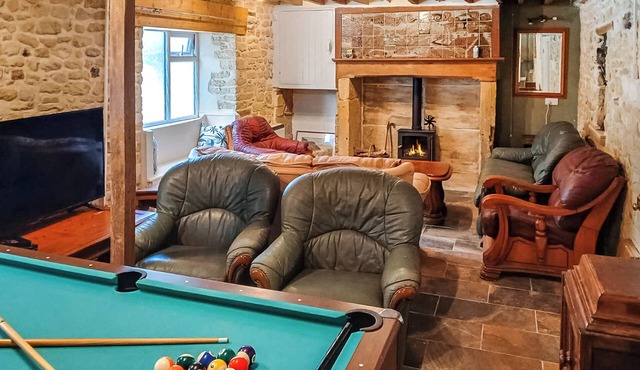 6 bedroom accommodation in Beaminster