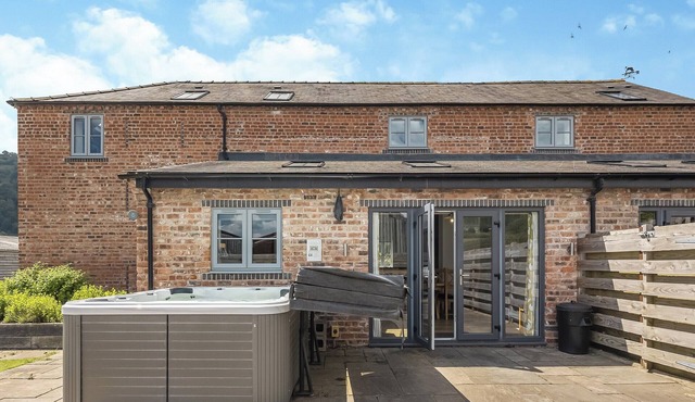 6 bedroom accommodation in Trevor, near Llangollen