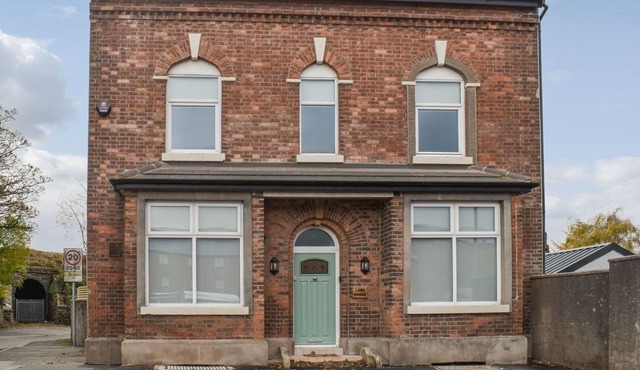 6 bedroom accommodation in Ulvertson