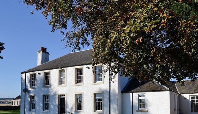 6 bedroom accommodation in Invergowrie, near Dundee