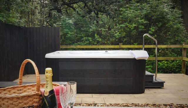 6 bedroom accommodation in Oakamoor