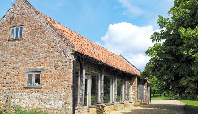 6 bedroom accommodation in Oxborough