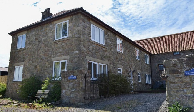 6 bedroom accommodation in Belford, near Bamburgh