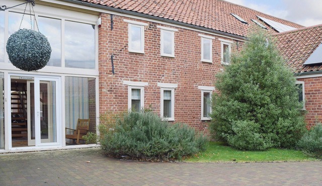 6 bedroom accommodation in Bradwell, near Gorleston