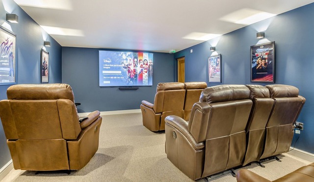 6 bedroom accommodation in Docklow