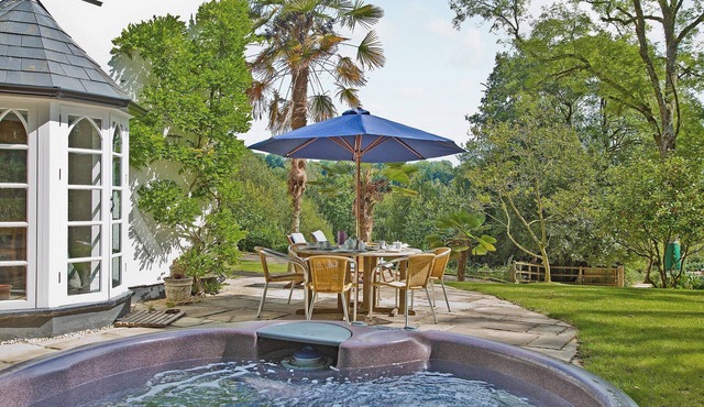 6 bedroom accommodation in Near Offwell, Honiton