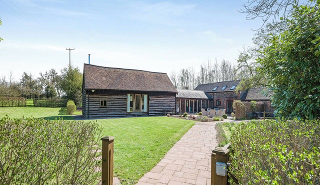 6 bedroom accommodation in Welland, near Malvern