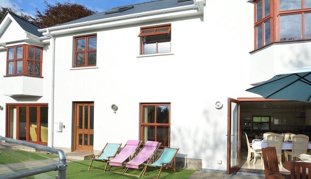 6 bedroom accommodation in Stepaside, near Saundersfoot