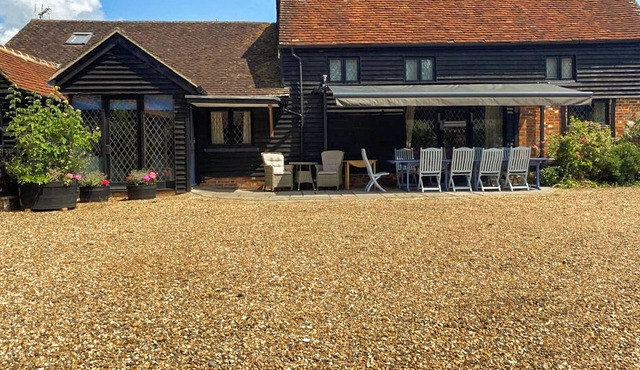 6 bedroom accommodation in Plaistow, near Petworth