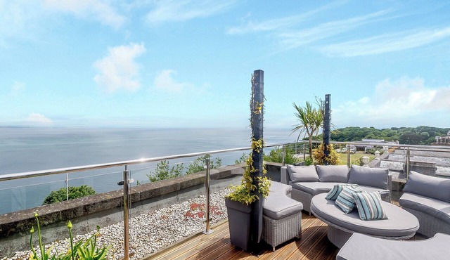 6 bedroom accommodation in Torquay