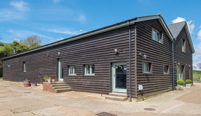 6 bedroom accommodation in Wroxall