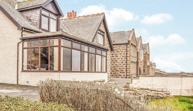 6 bedroom accommodation in Banff