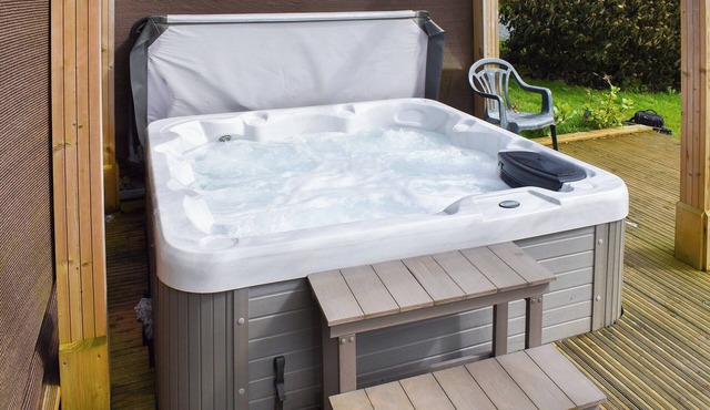 6 bedroom accommodation in Dover