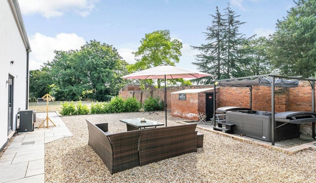 6 bedroom accommodation in Howell