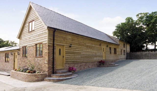 6 bedroom accommodation in Newtown