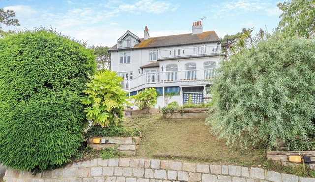 6 bedroom accommodation in St Margarets Bay, Dover