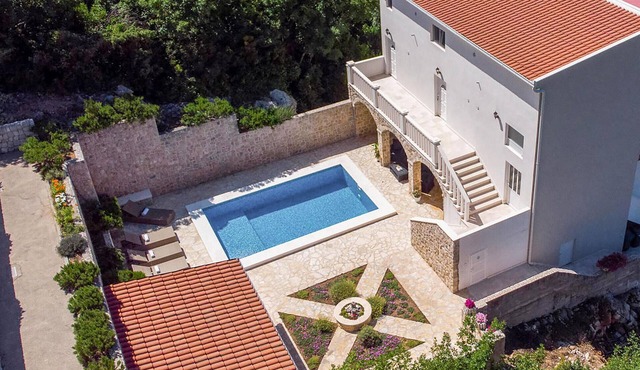 6 bedroom accommodation in Klek