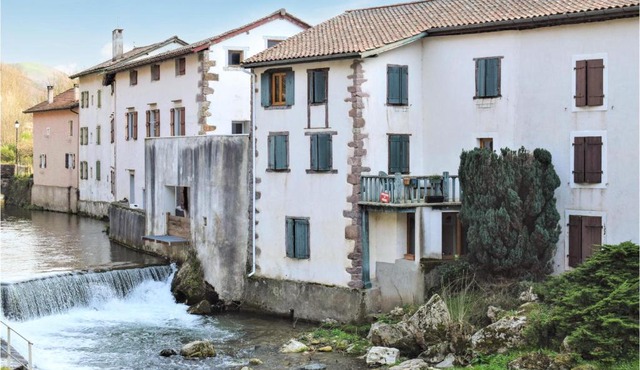 6 Bedroom Awesome Home In Aldudes