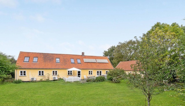6 bedroom beautiful home in Vejby