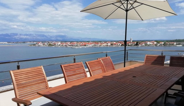 6 bedroom cozy apartment in Nin