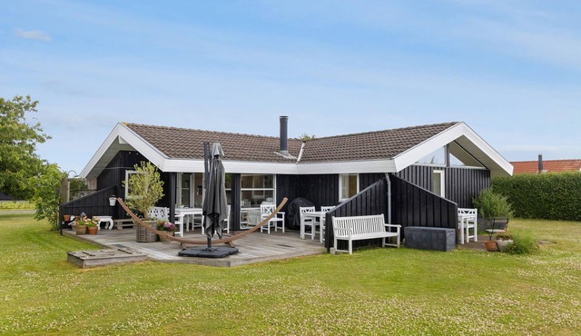 6 bedroom cozy home in Otterup