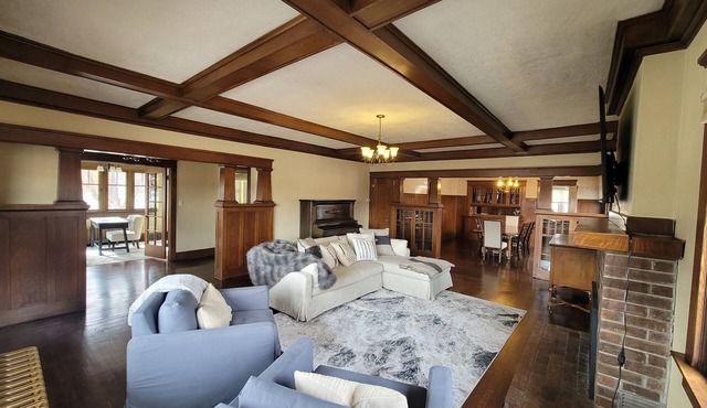 6 Bedroom Craftsman Home