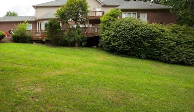 6 bedroom estate close to Broadway