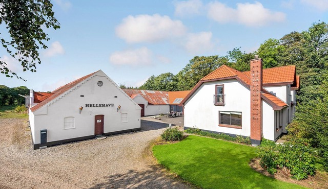 6 bedroom gorgeous home in Kjellerup