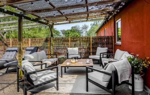 6 Bedroom Gorgeous Home In Tranekær