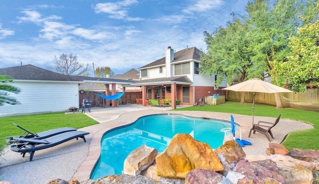 6-Bedroom Hideaway, Pool: 25 Min to Downtown HT