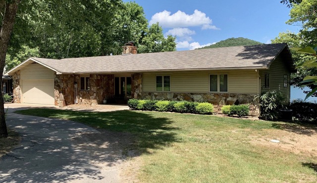 6 Bedroom Home - Lake Front , Table Rock Lake, Mo.