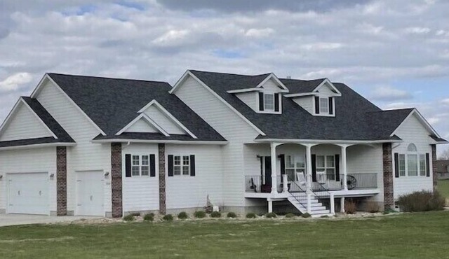 6 Bedroom Home on 3+ acres